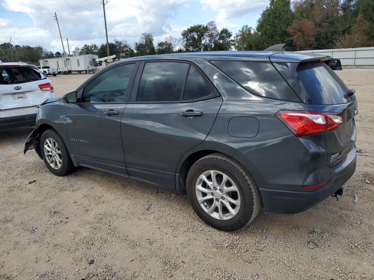 2020 Chevrolet Equinox Ls - Фото 2