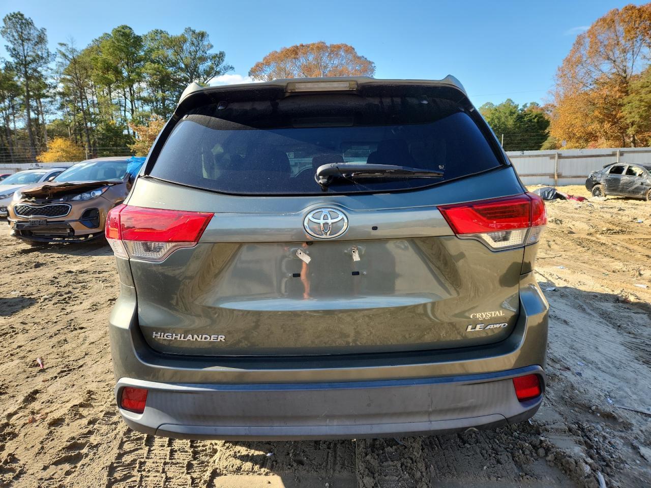 2019 Toyota Highlander Le - Image 6