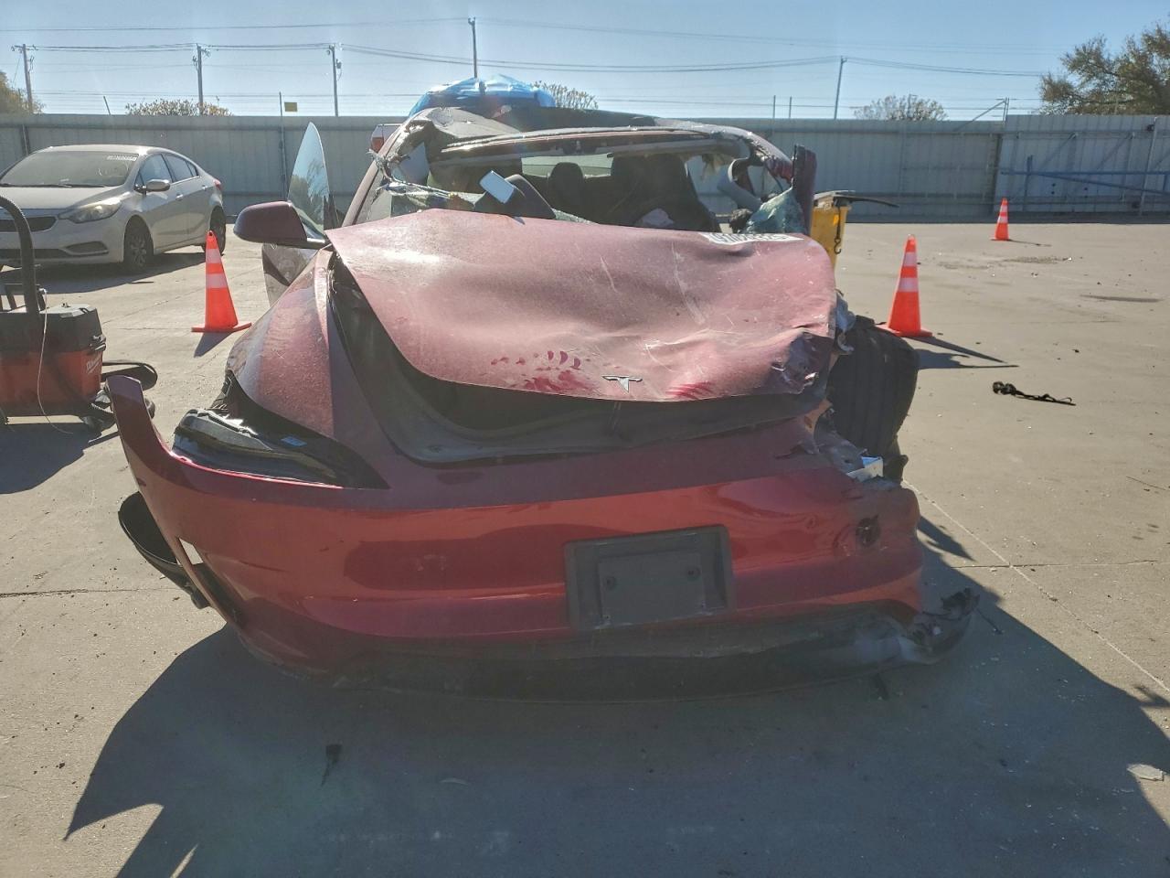 2024 Tesla Model 3 - Фото 5