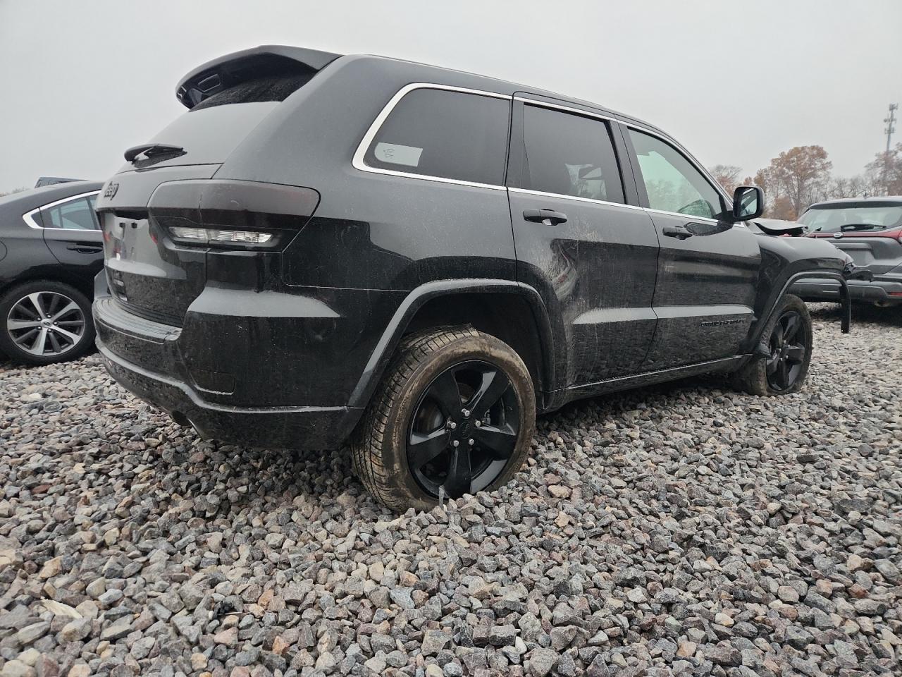 2015 Jeep Grand Cherokee Laredo - Image 3
