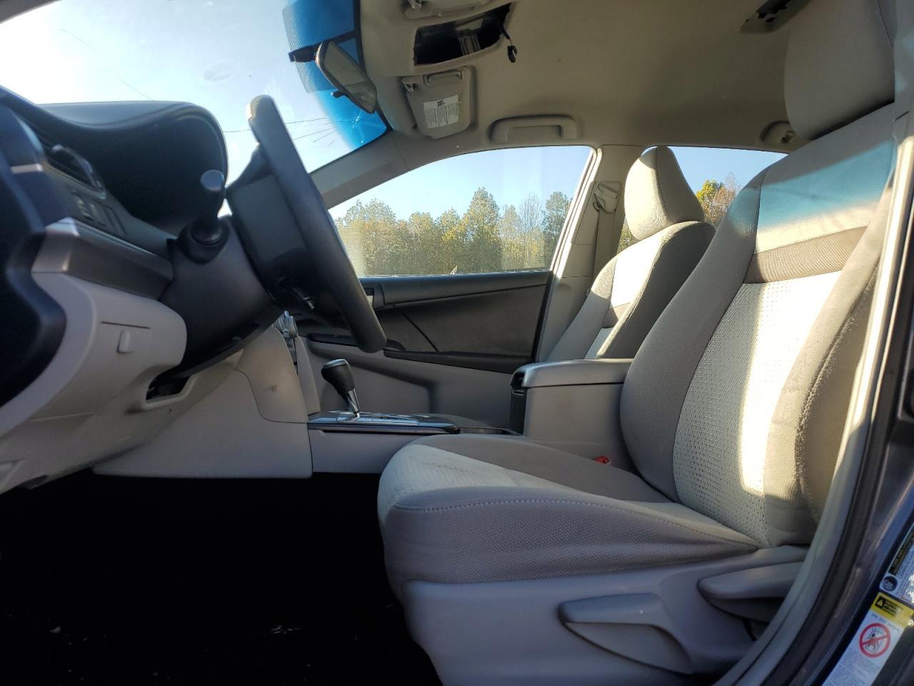 2012 Toyota Camry Base - Фото 7