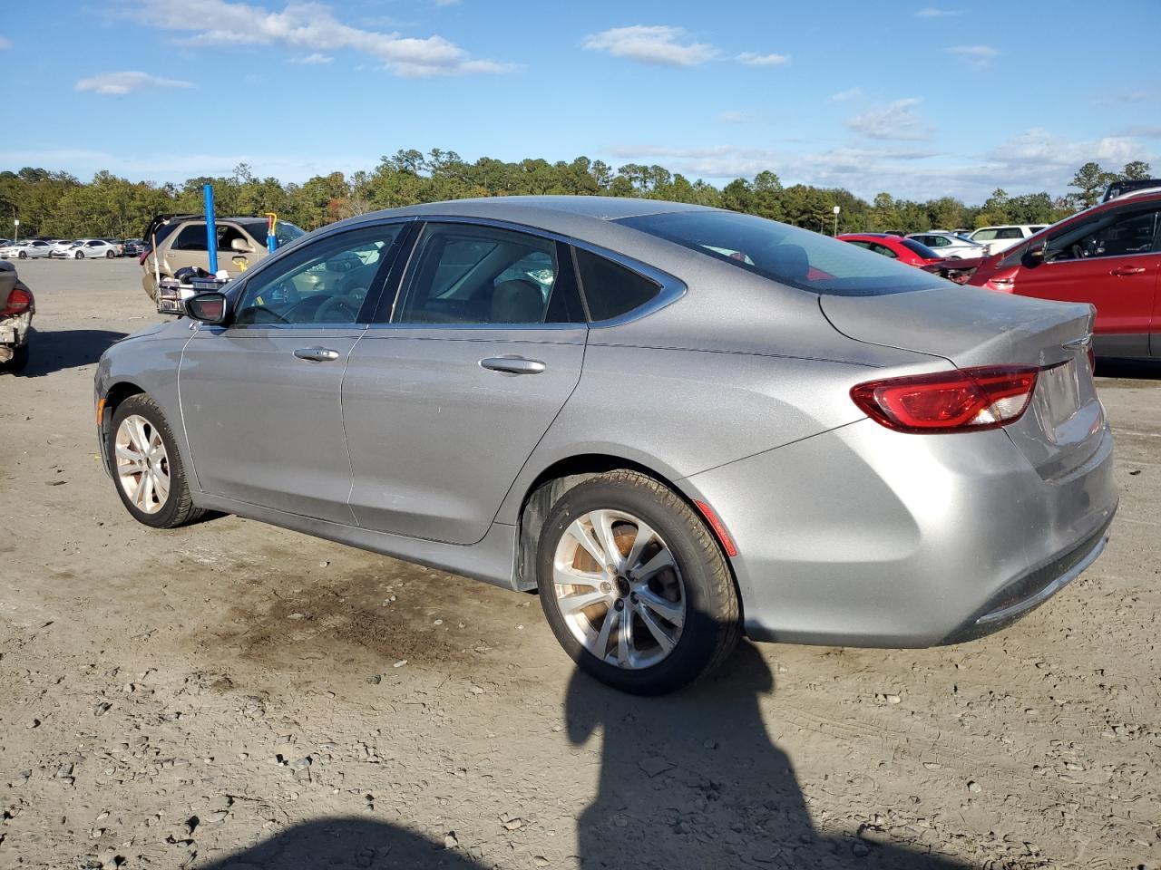 2015 Chrysler 200 Limited - Фото 2