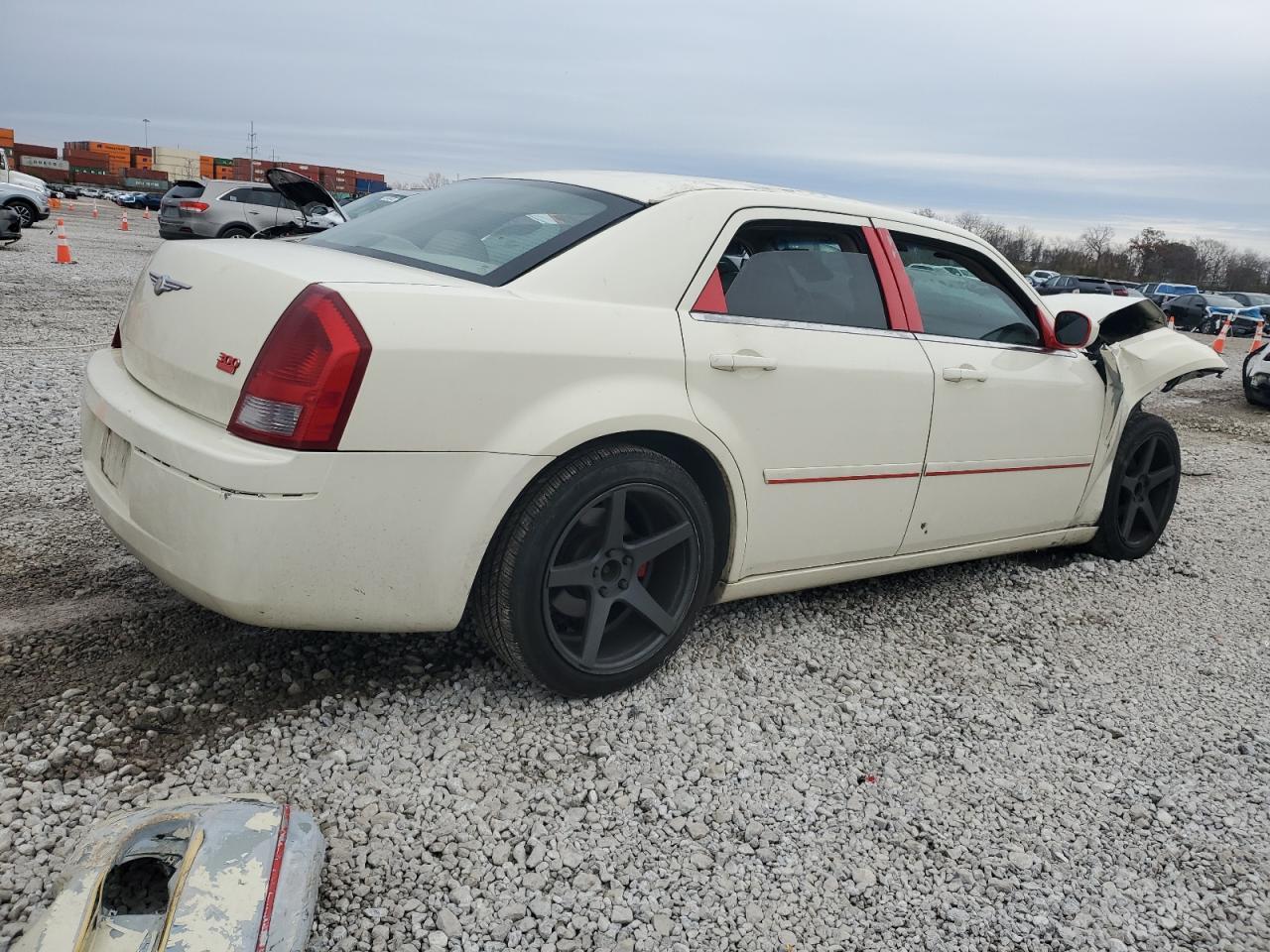 2005 Chrysler 300 Touring - Image 3