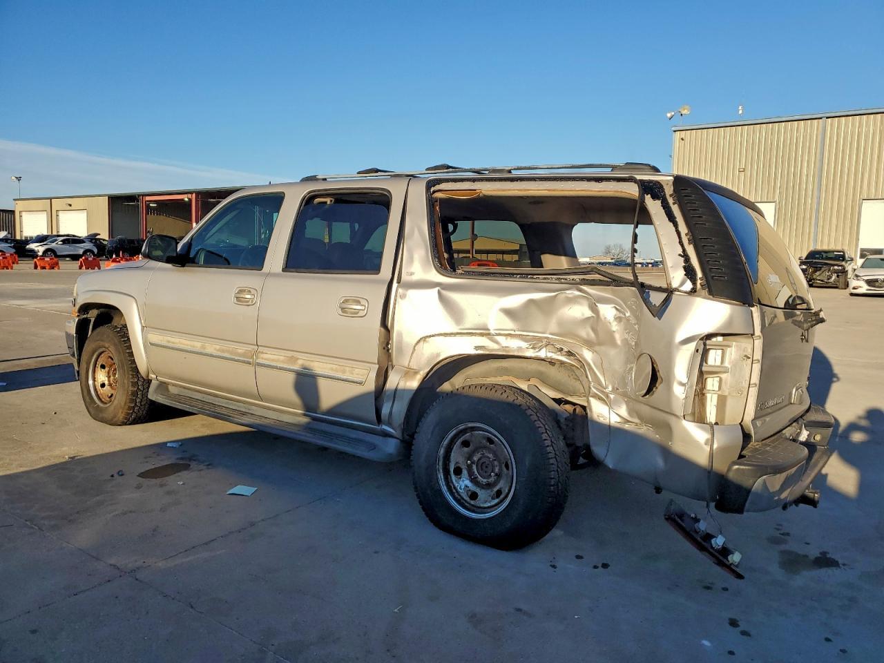 2005 Chevrolet Suburban C1500 - Image 2