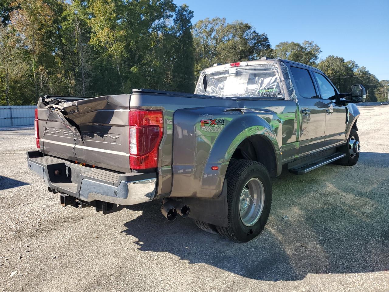 2022 Ford F350 Super Duty - Фото 3