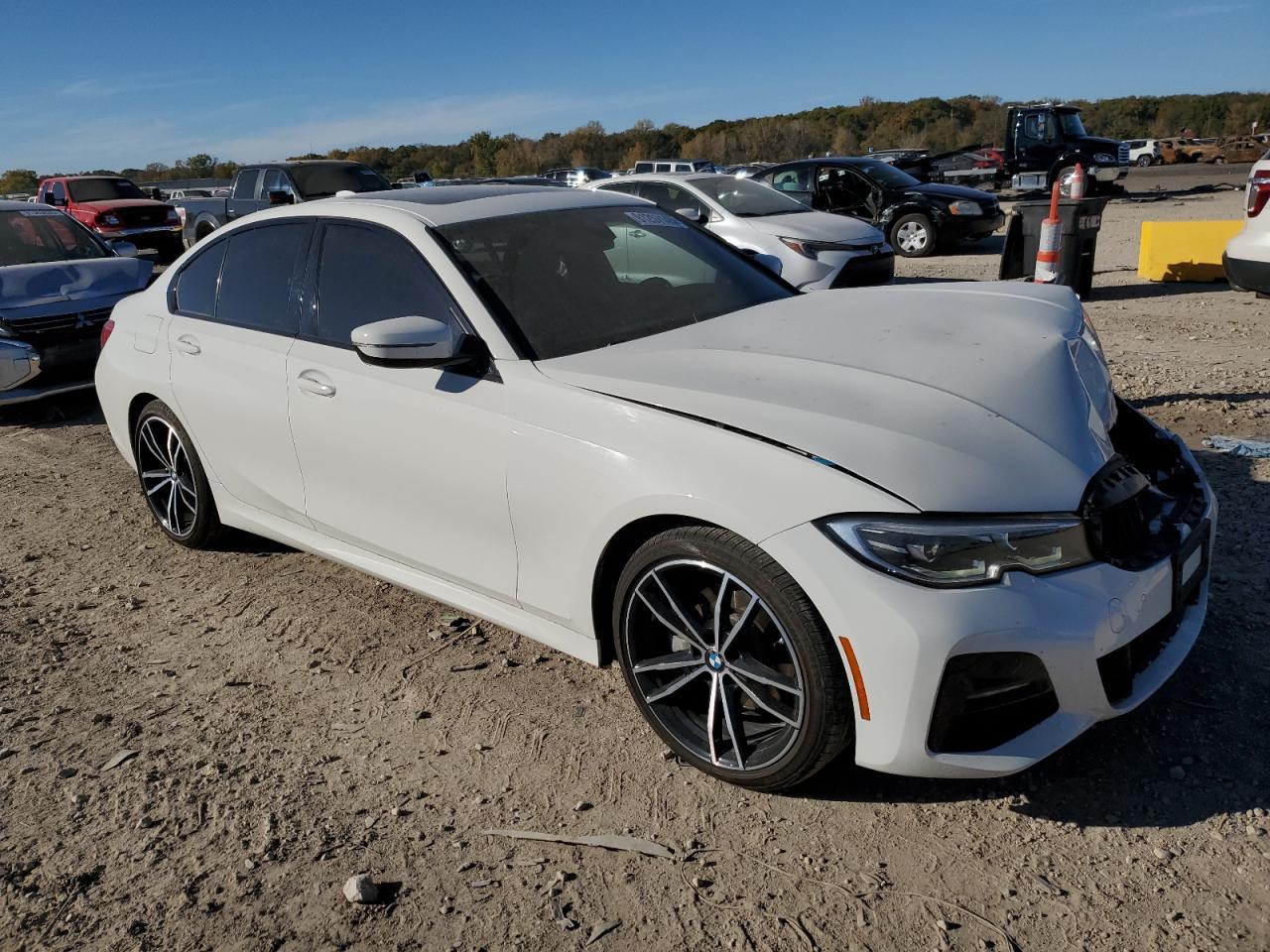 2020 BMW 330Xi - Image 4