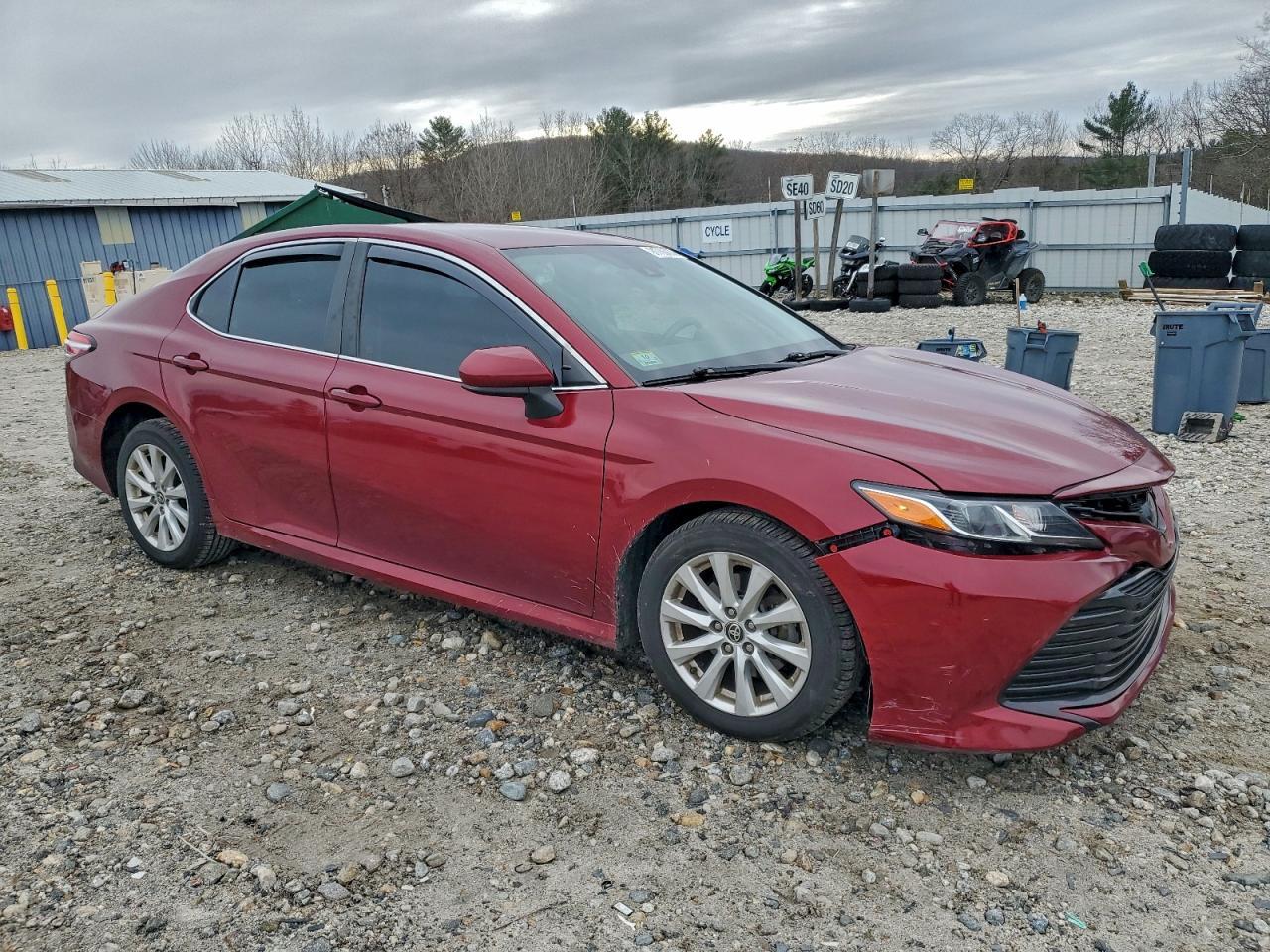 2020 Toyota Camry Le - Фото 4