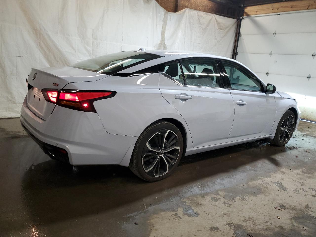 2024 Nissan Altima Sr - Фото 3