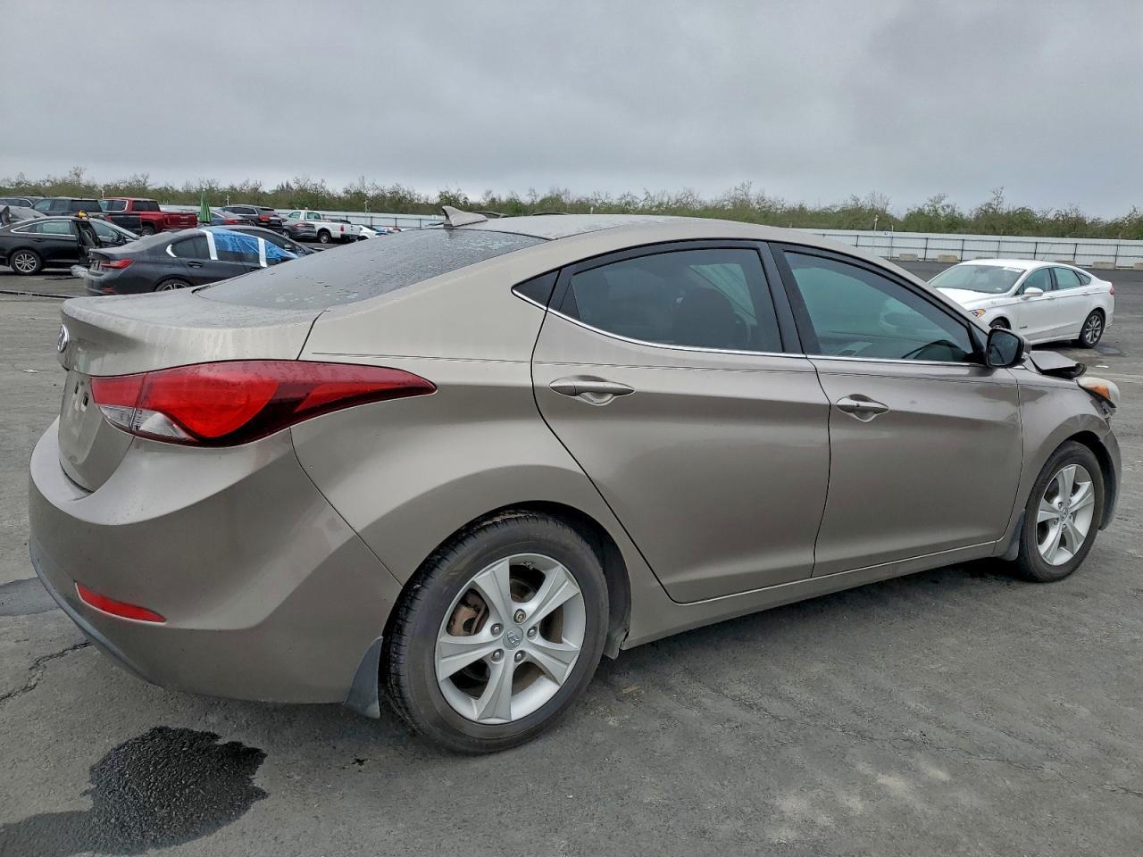 2016 Hyundai Elantra Se - Фото 3