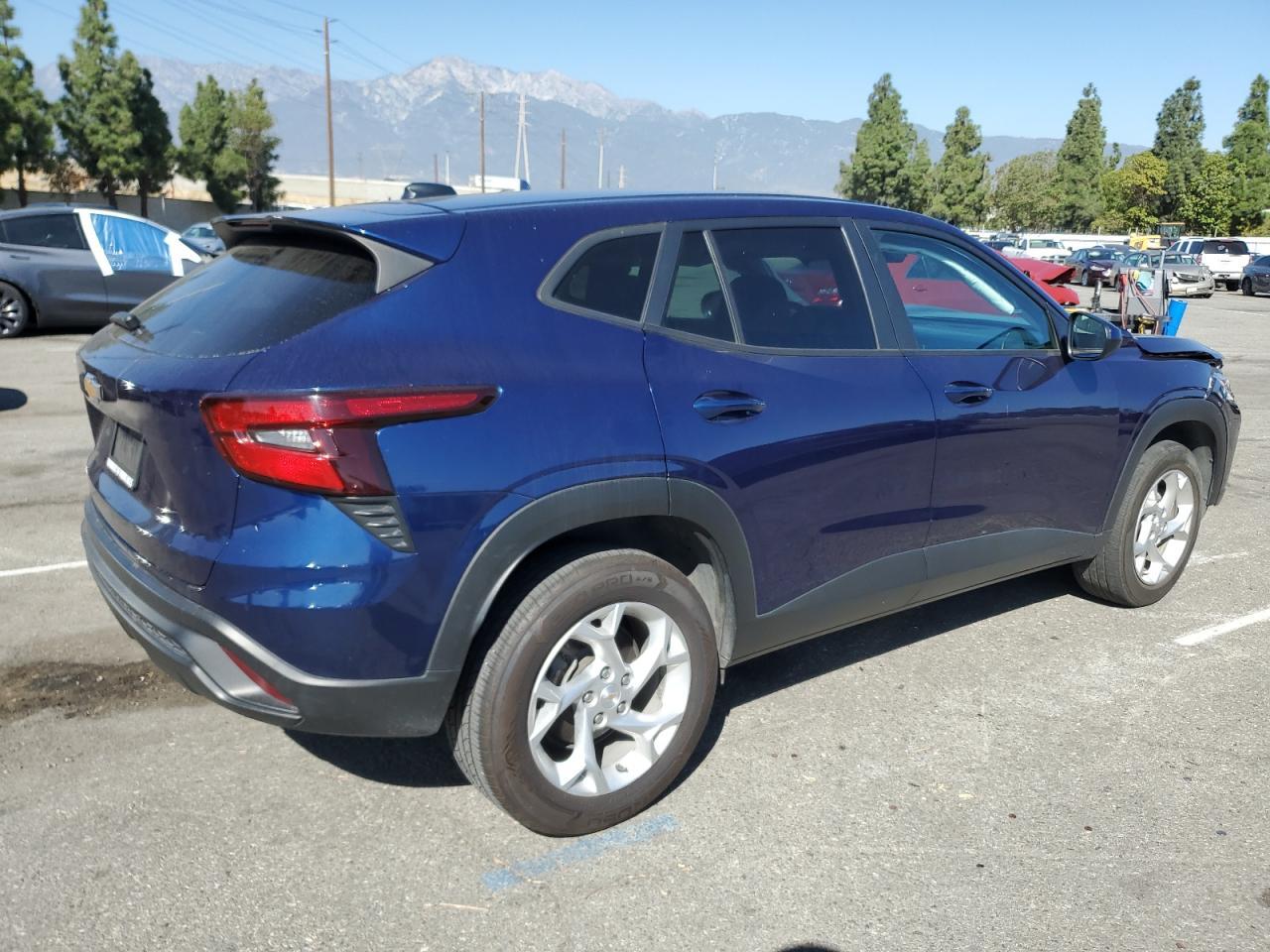 2024 Chevrolet Trax Ls - Image 3