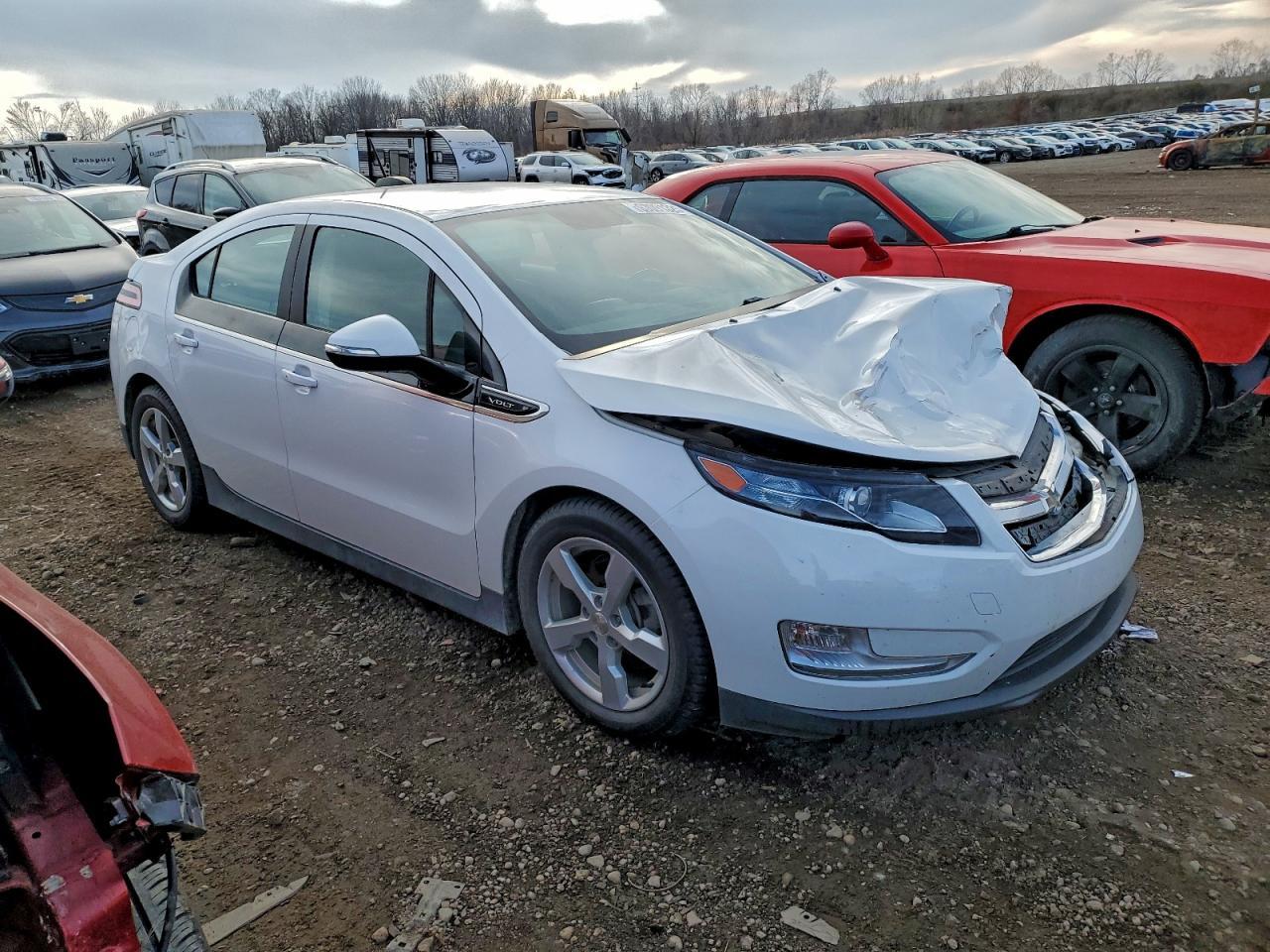2015 Chevrolet Volt - Image 4