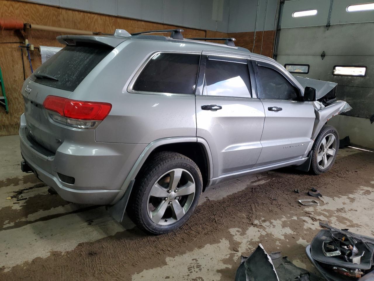 2014 Jeep Grand Cherokee Overland - Image 3