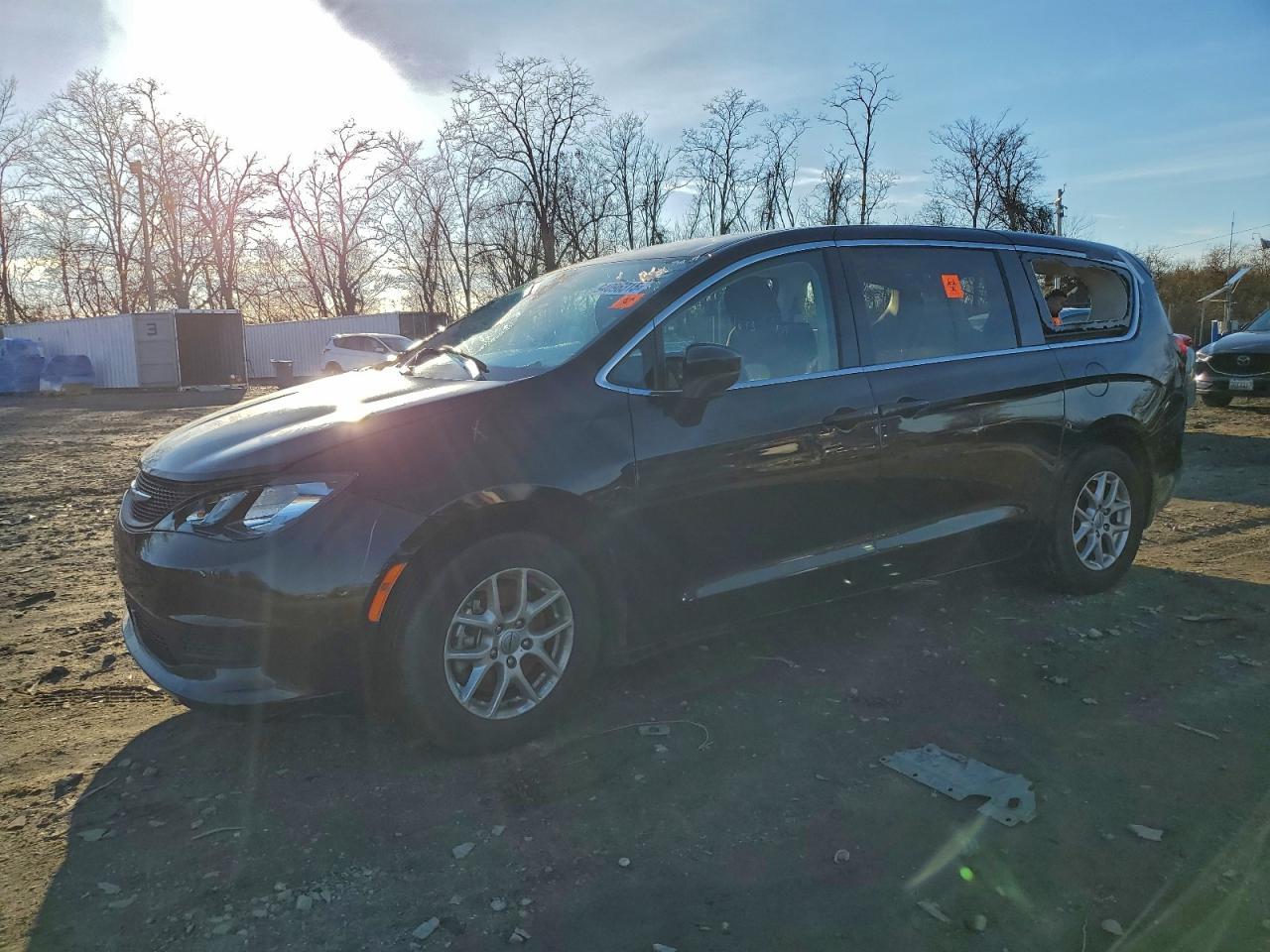 2024 Chrysler Voyager Lx