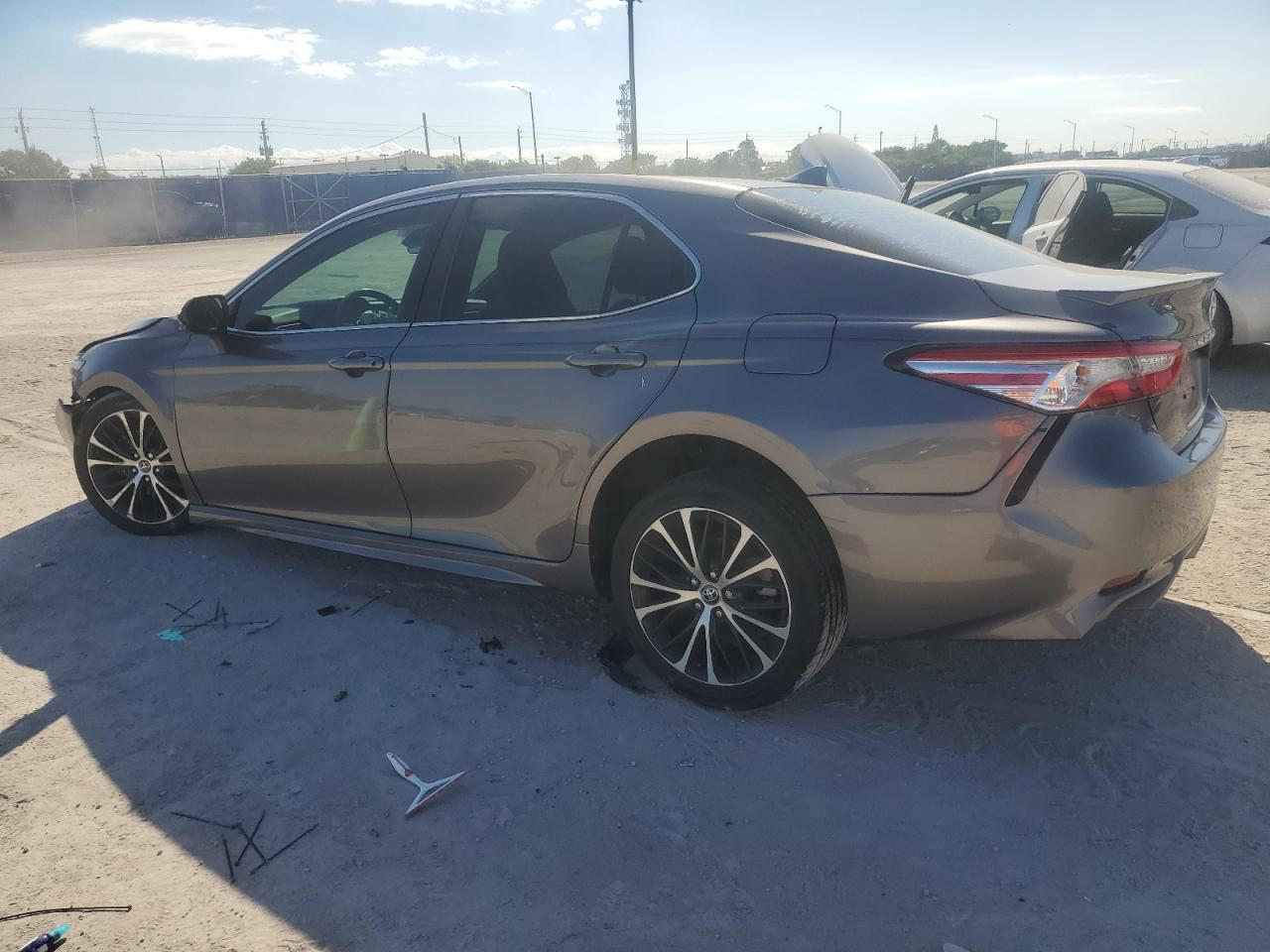 2020 Toyota Camry Se - Image 2