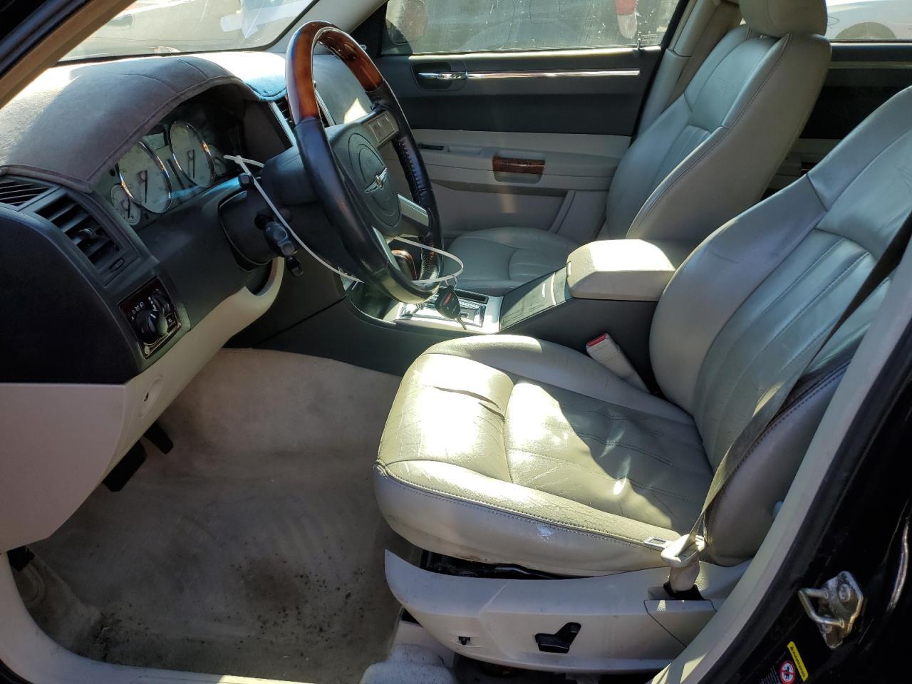 2006 Chrysler 300C - Image 7