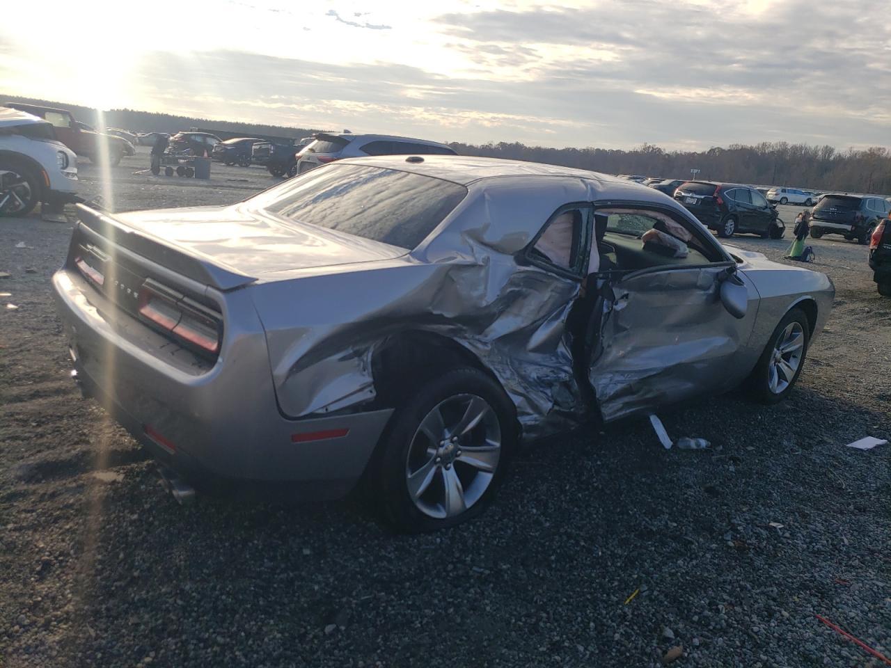 2018 Dodge Challenger Sxt - Image 3