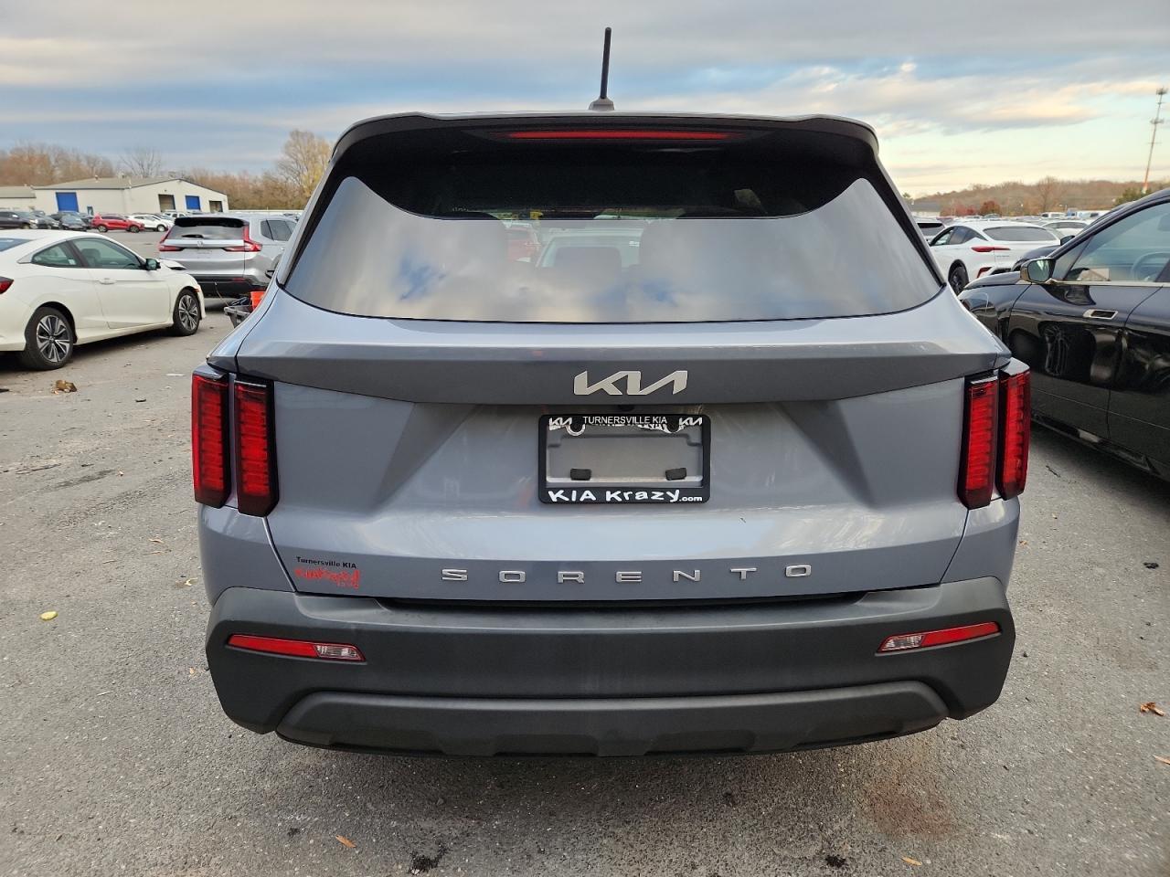 2022 Kia Sorento Lx - Image 6