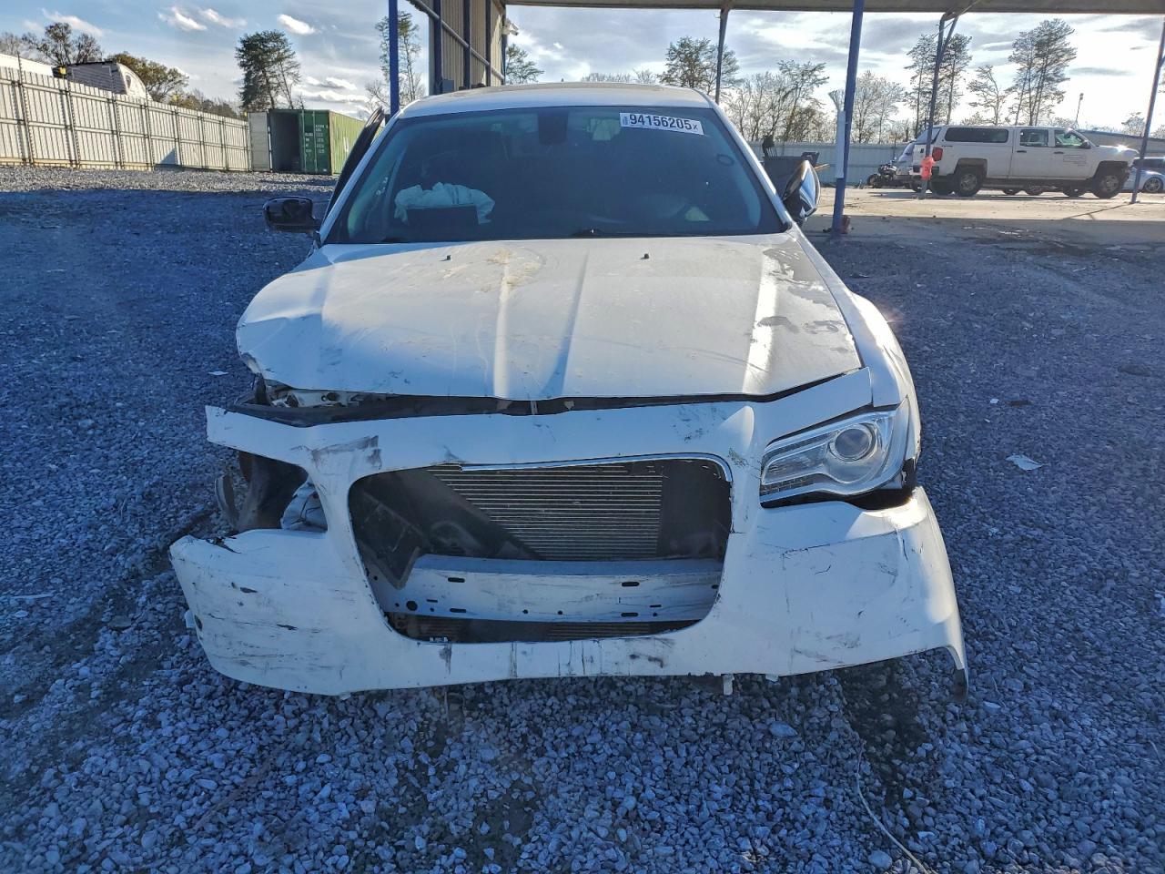 2016 Chrysler 300C - Image 5
