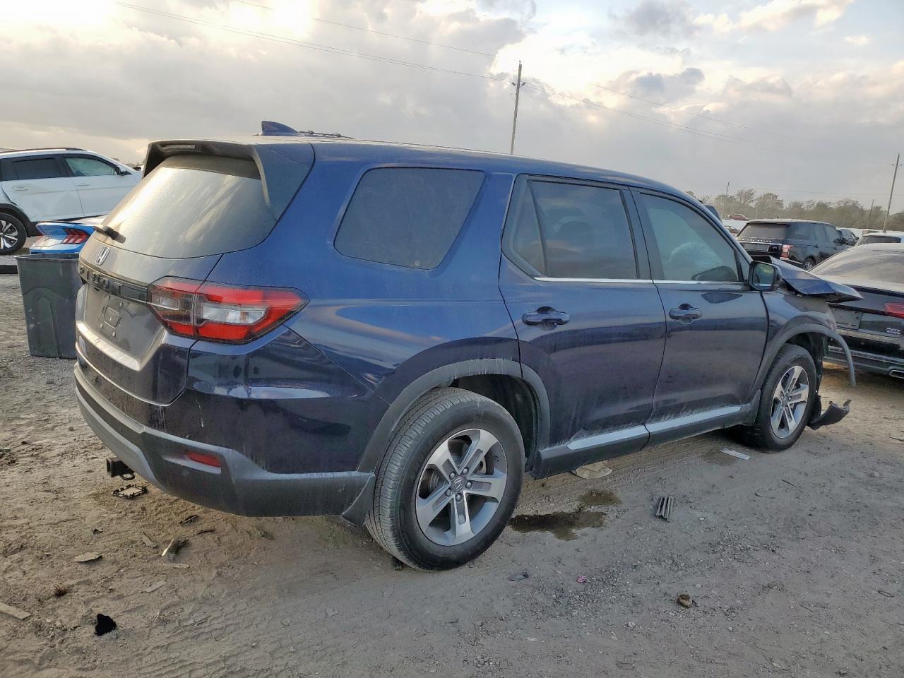 2025 Honda Pilot Exl - Image 3