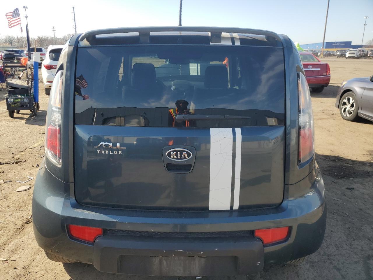 2010 Kia Soul + - Фото 6