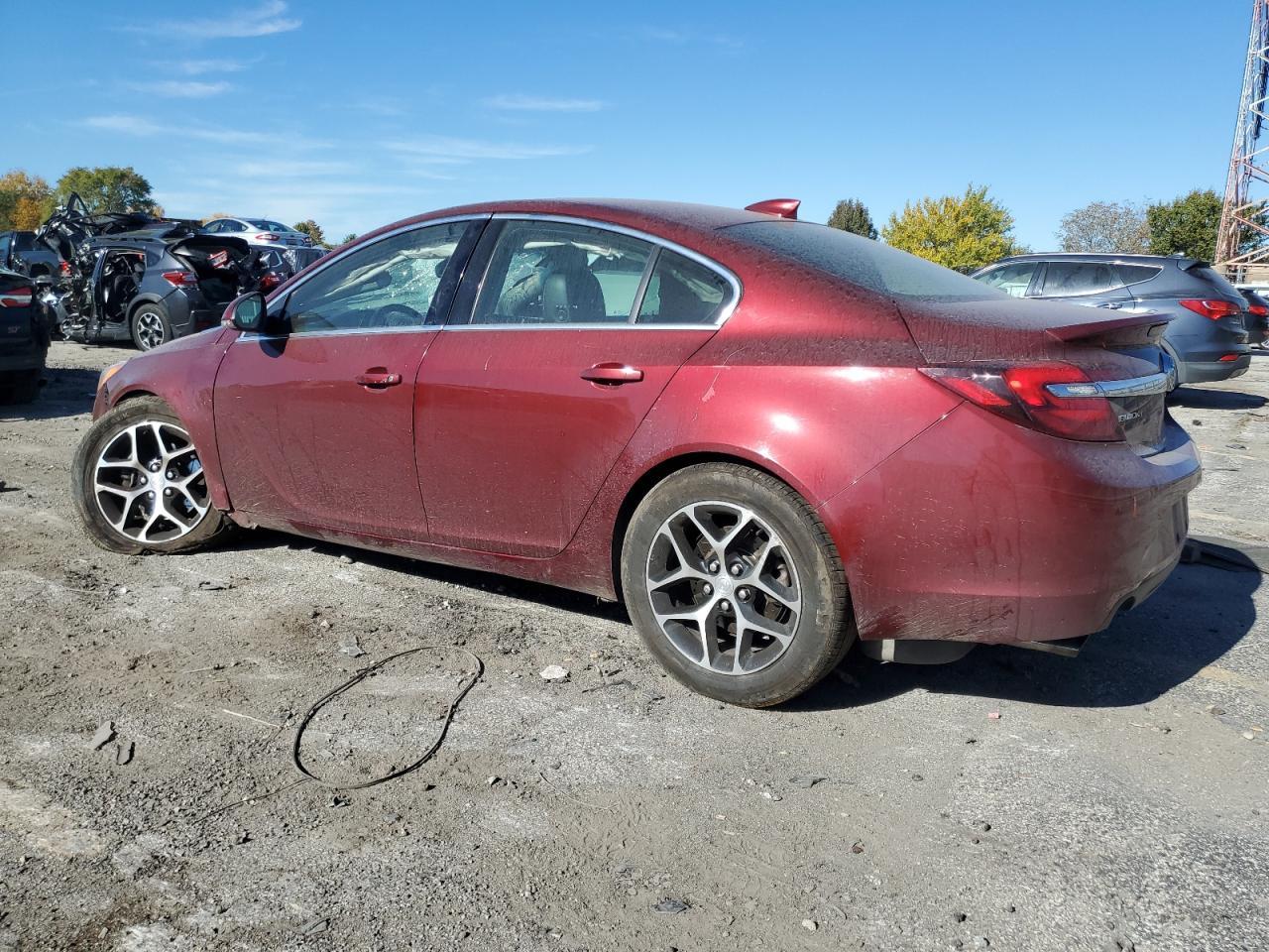 2017 Buick Regal Sport Touring - Фото 2
