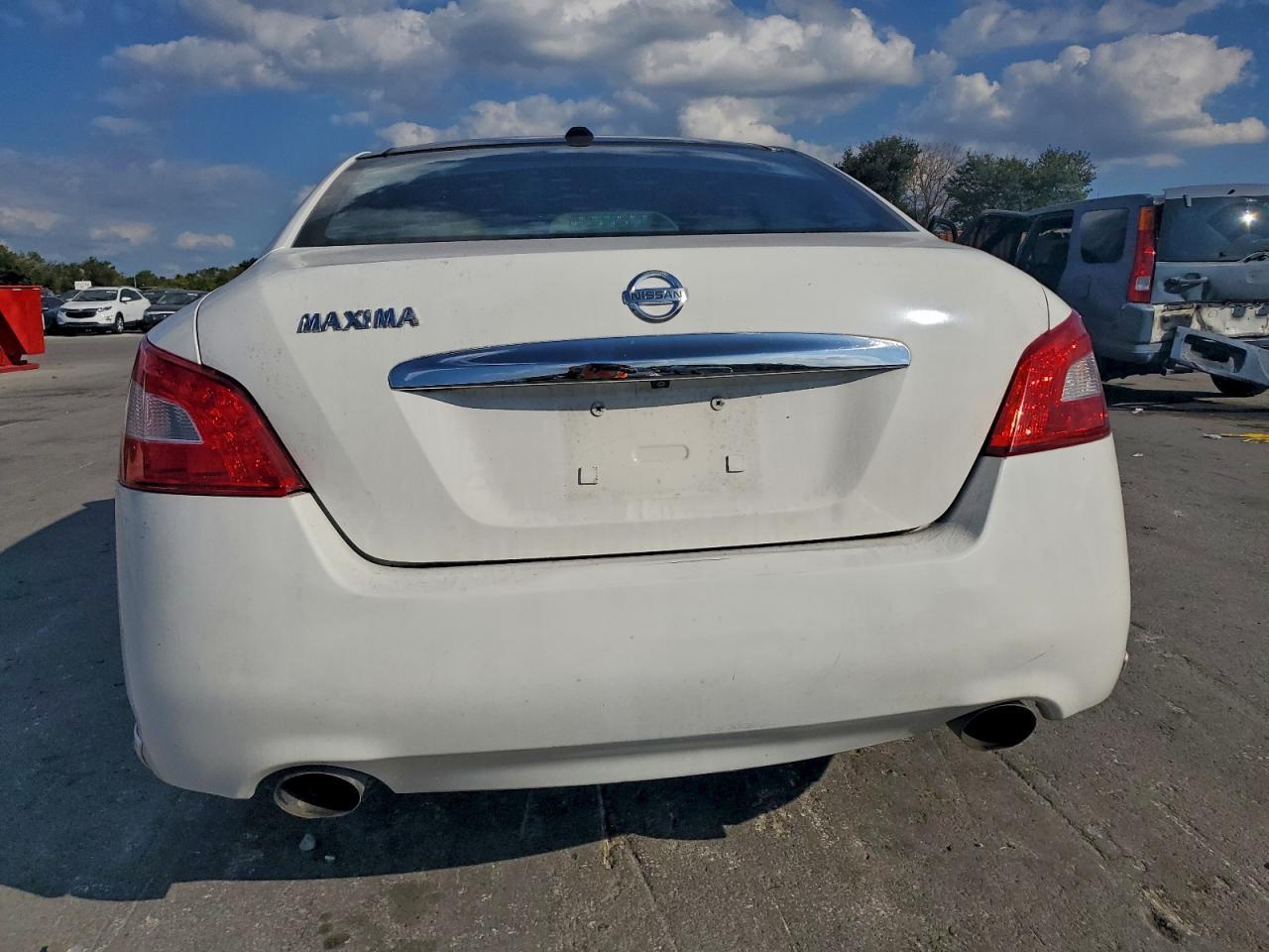 2009 Nissan Maxima S - Image 6