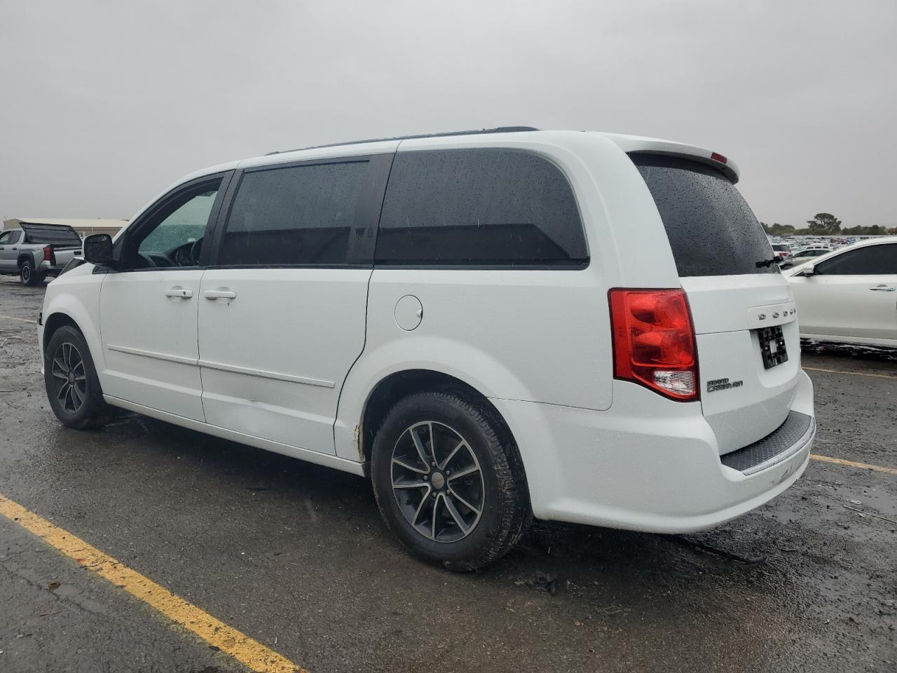 2015 Dodge Grand Caravan R - Фото 2