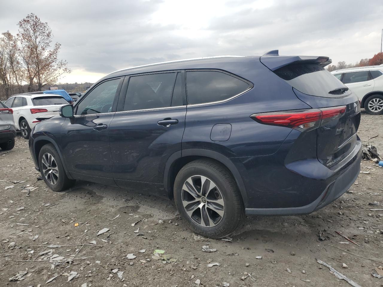 2021 Toyota Highlander Xle - Фото 2