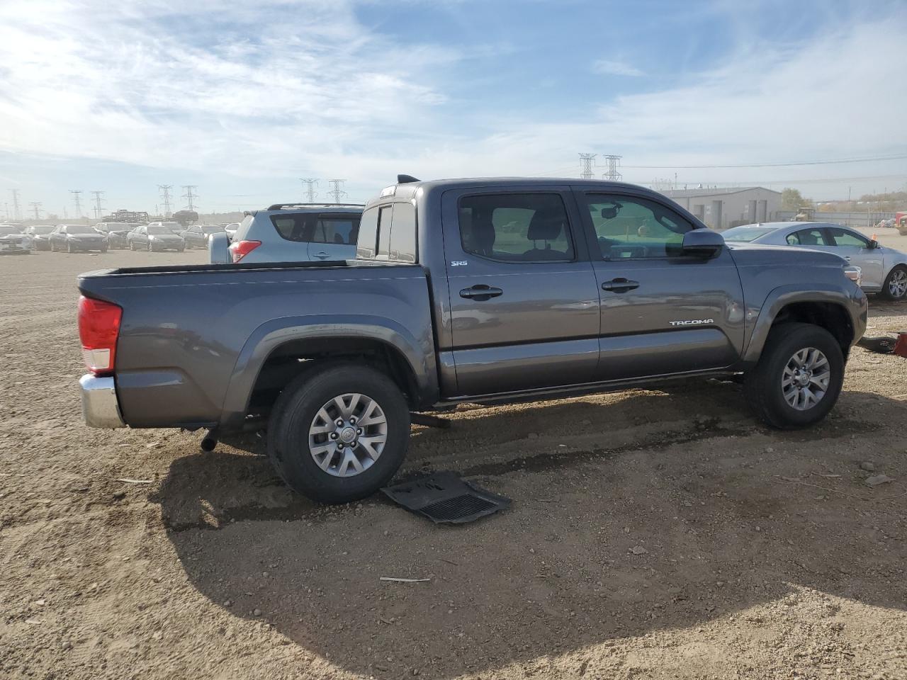 2017 Toyota Tacoma Double Cab - Фото 3