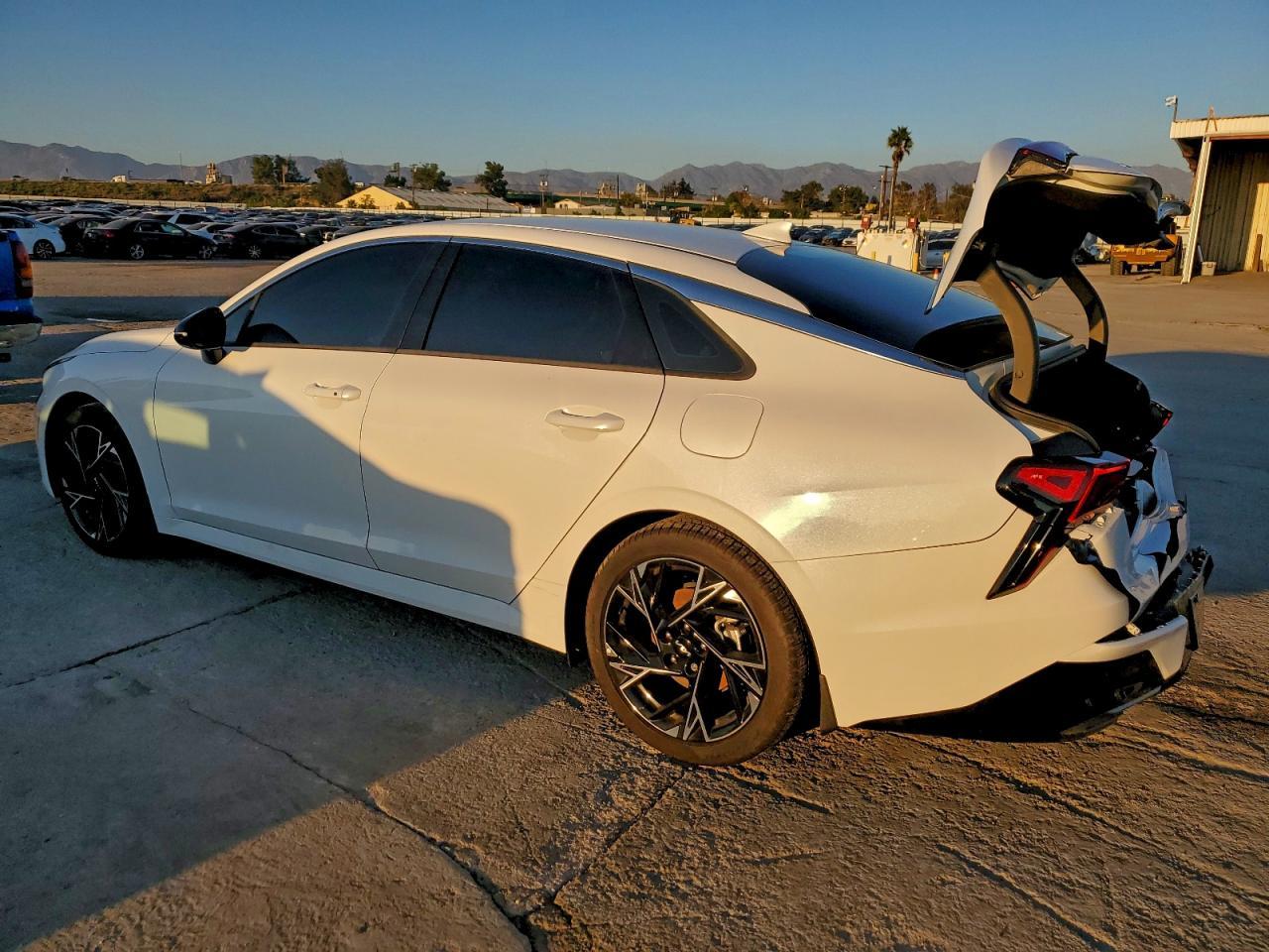 2025 Kia K5 Gt Line - Фото 2