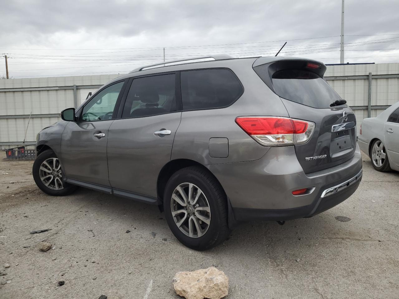 2016 Nissan Pathfinder S - Фото 2