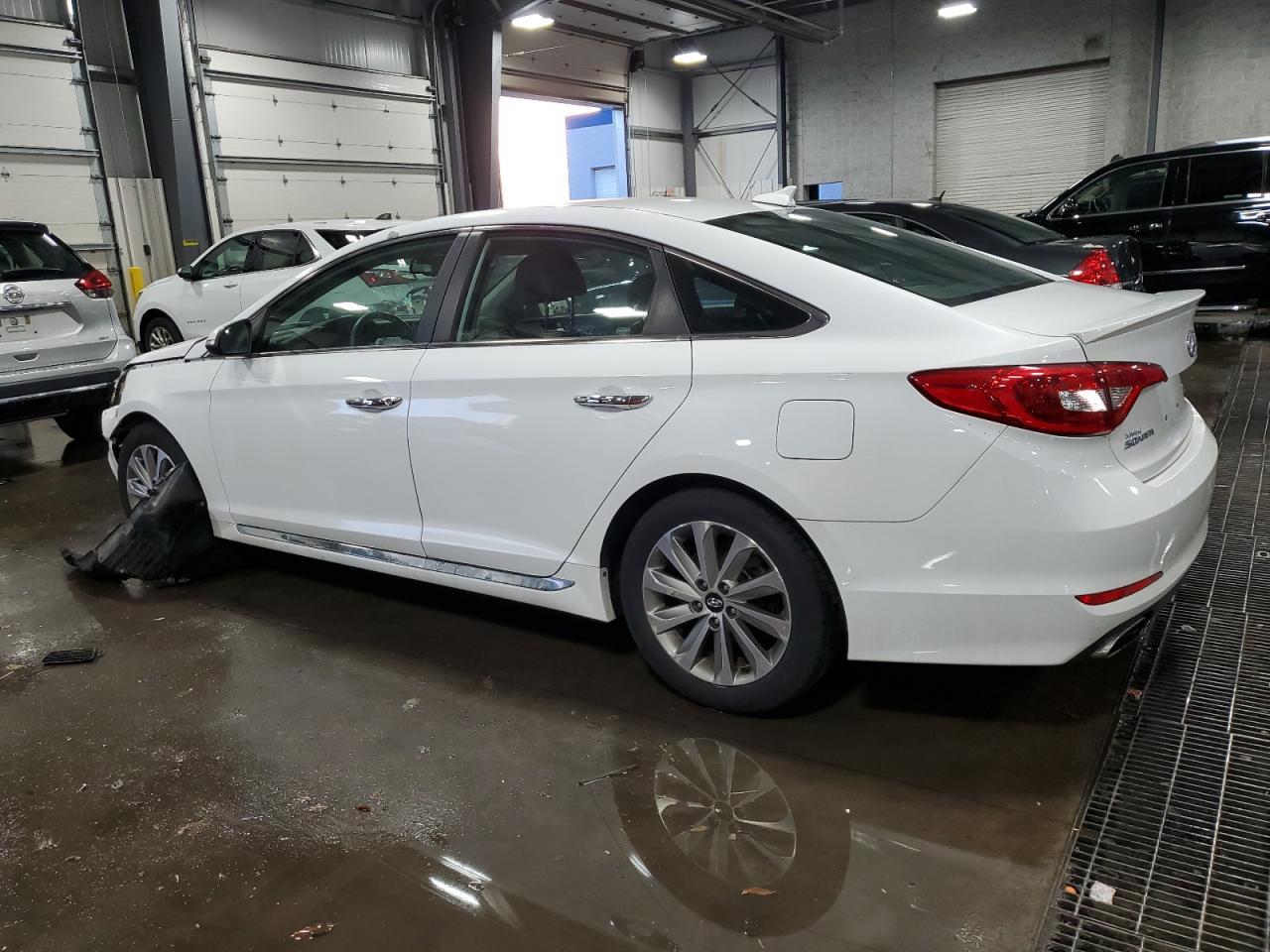 2017 Hyundai Sonata Sport - Фото 2