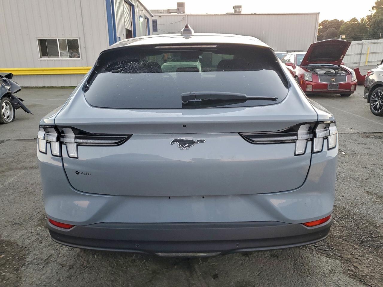 2025 Ford Mustang Mach-E Premium - Фото 6