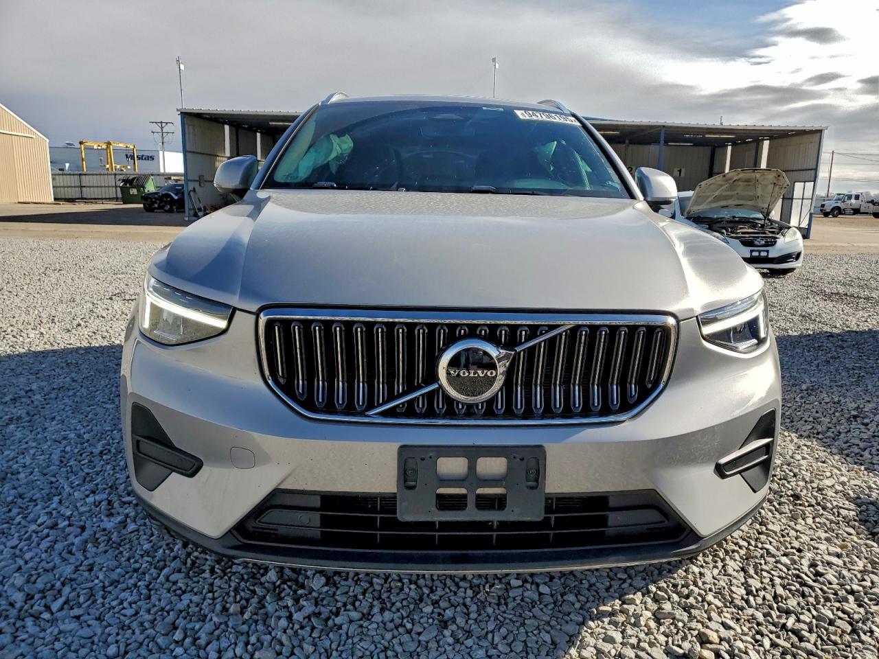 2025 Volvo Xc40 Core - Фото 5