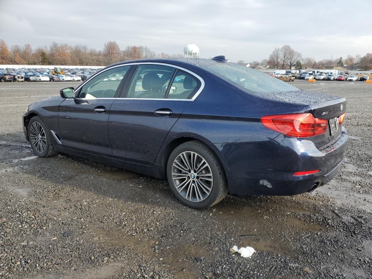 2018 BMW 530 Xi - Image 2
