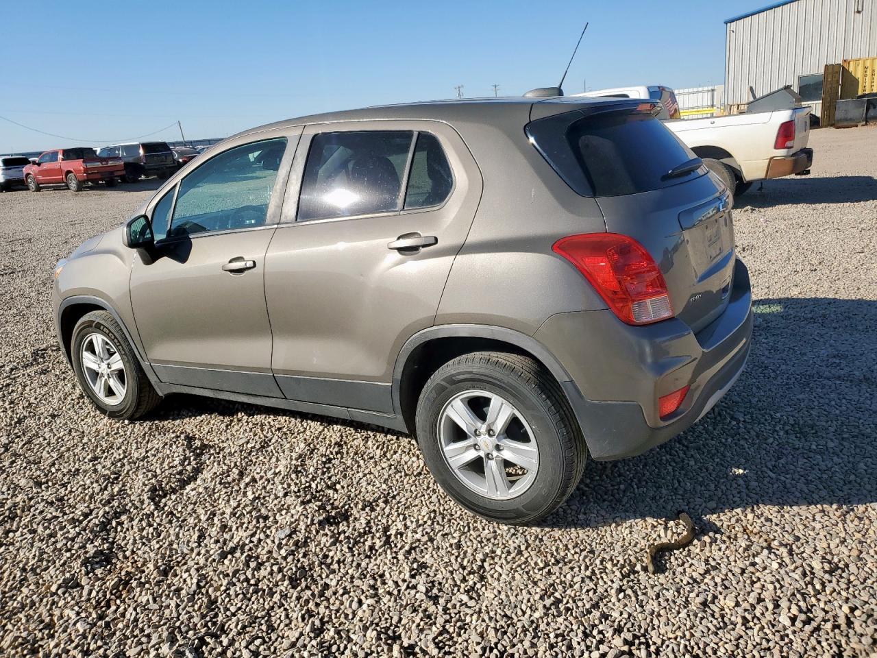 2020 Chevrolet Trax Ls - Фото 2