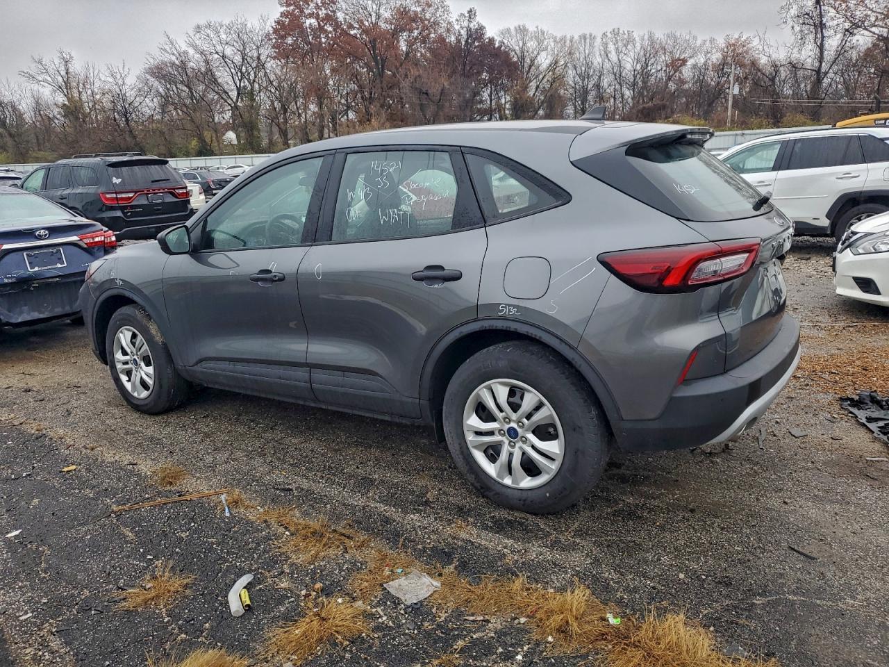 2023 Ford Escape - Image 2