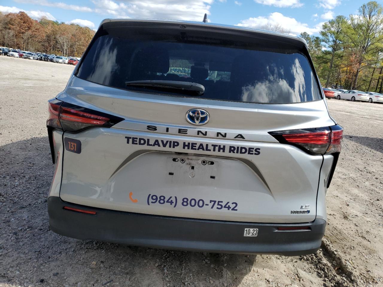 2021 Toyota Sienna Le - Фото 6