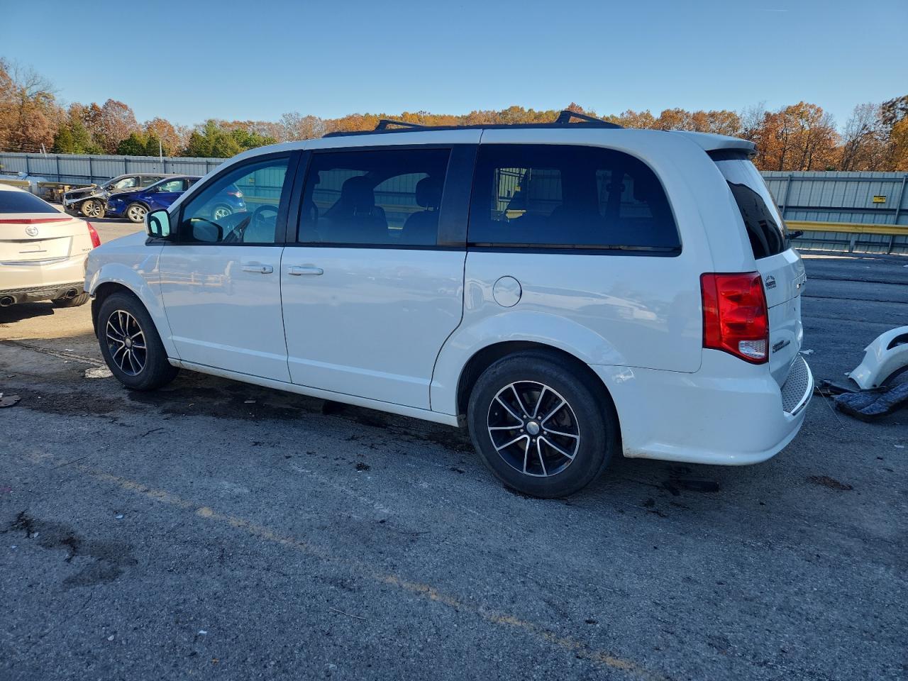 2019 Dodge Grand Caravan Gt - Фото 2