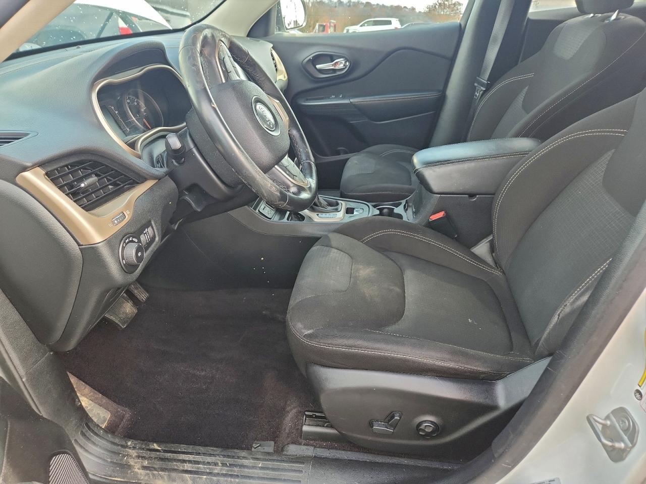 2016 Jeep Cherokee Latitude - Image 7