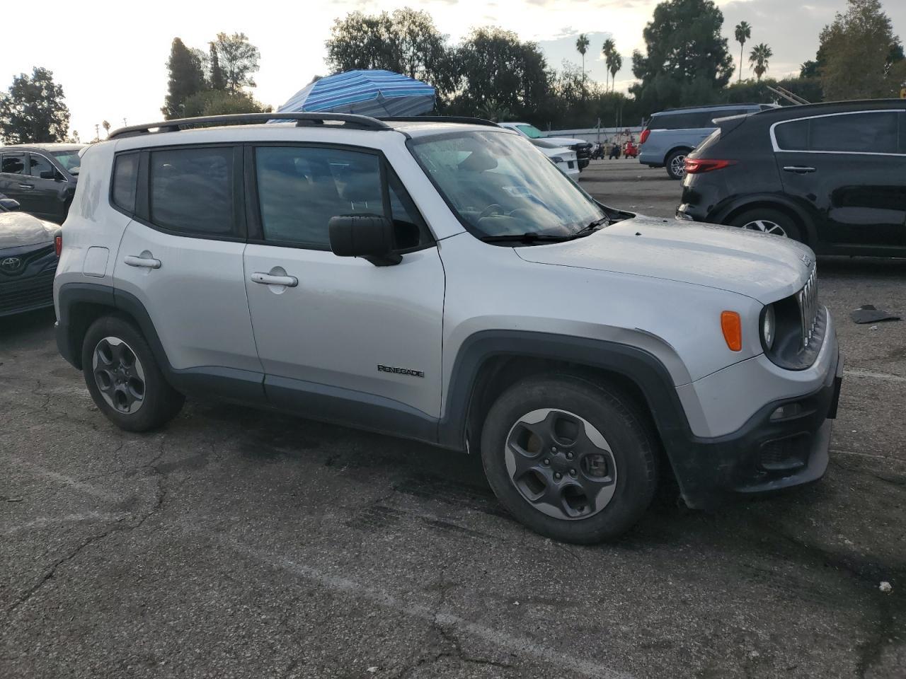 2017 Jeep Renegade Sport - Фото 4