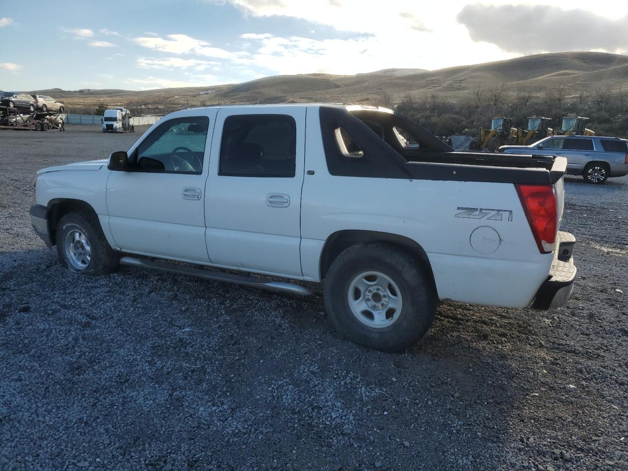 2005 Chevrolet Avalanche K1500 - Image 2
