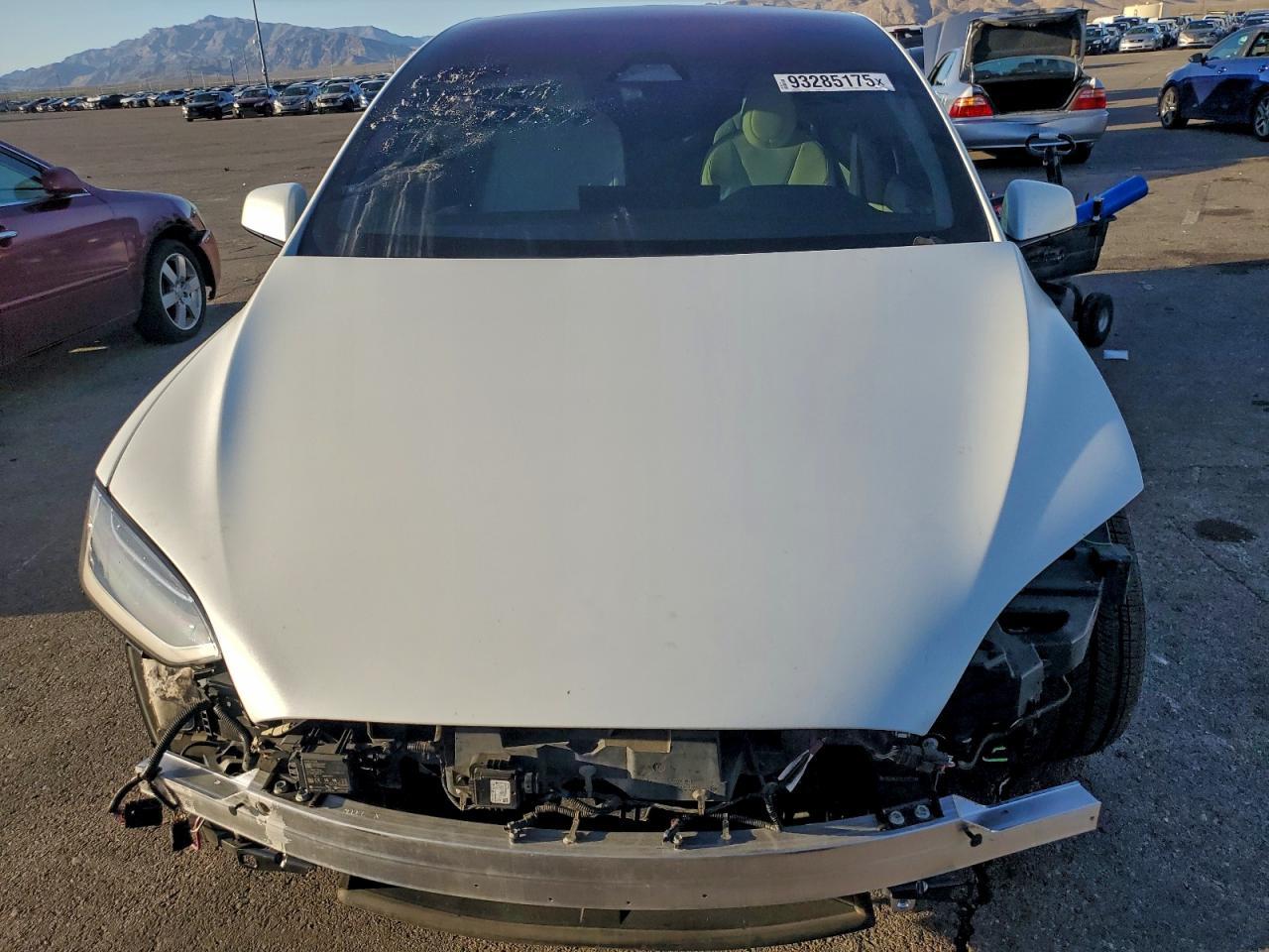 2022 Tesla Model X - Фото 5