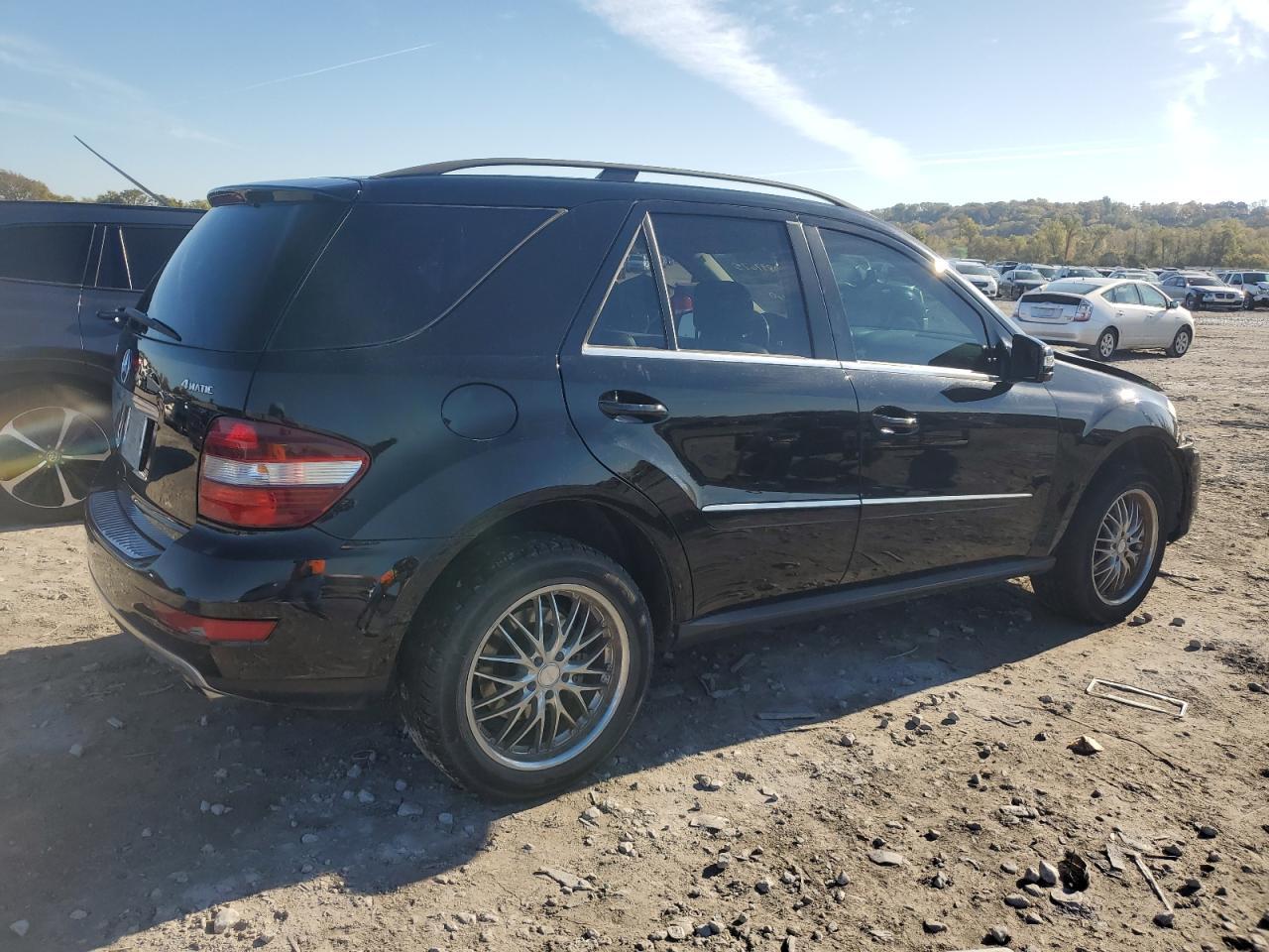 2011 Mercedes-Benz Ml 350 4Matic - Image 3