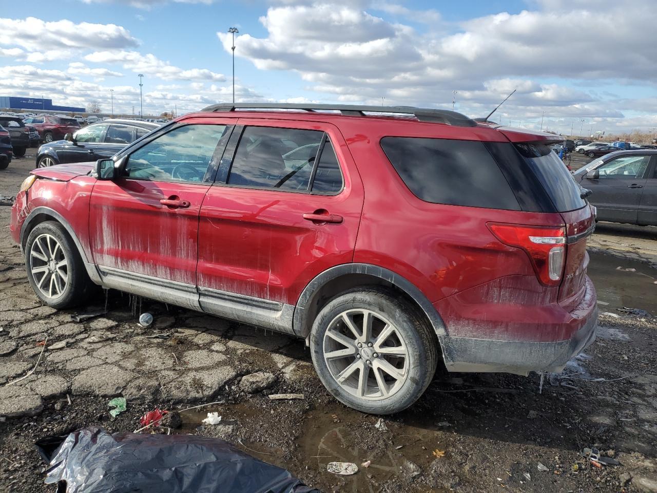 2015 Ford Explorer Xlt - Фото 2