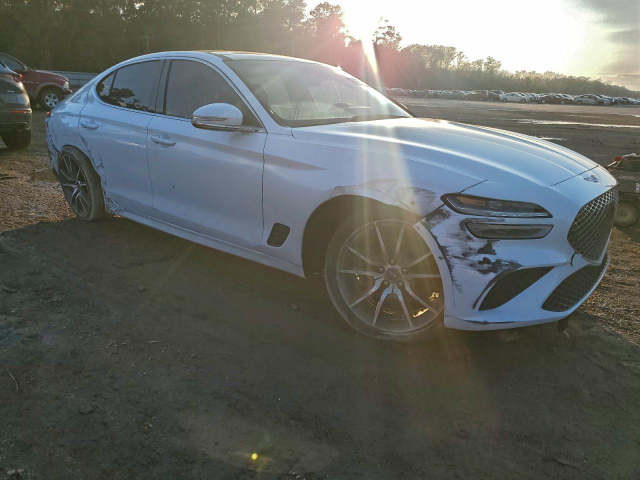 2022 Genesis G70 Base - Фото 4