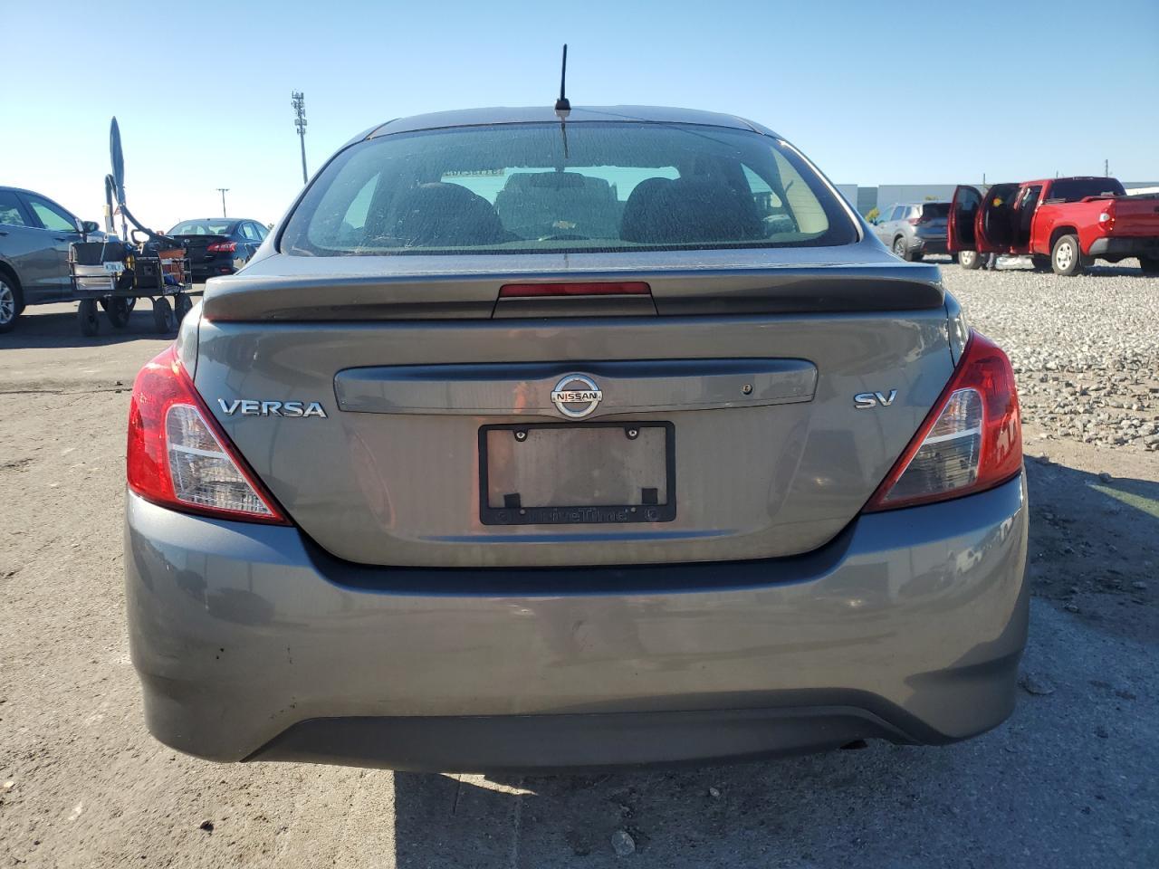 2018 Nissan Versa S - Фото 6