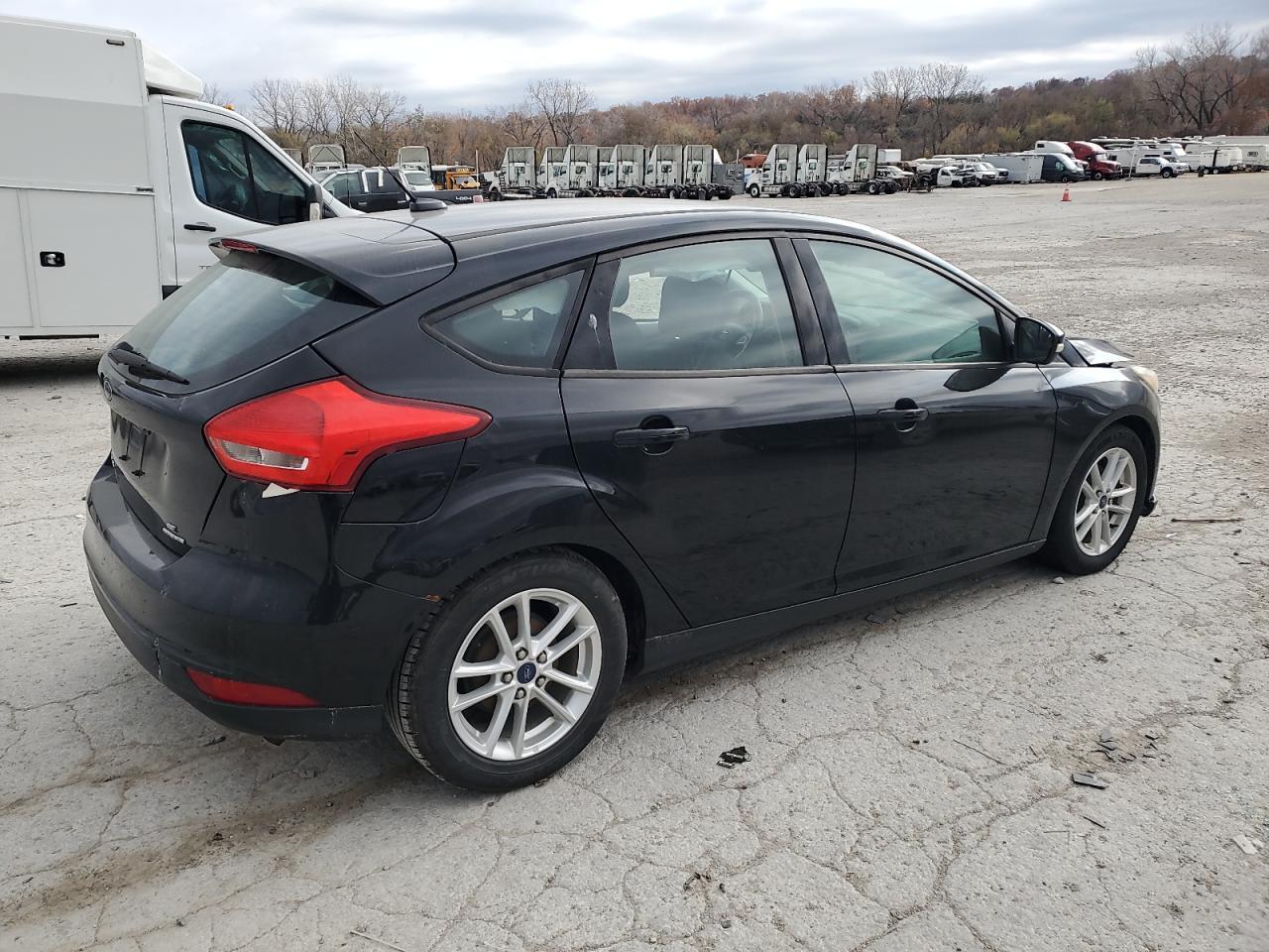 2016 Ford Focus Se - Image 3