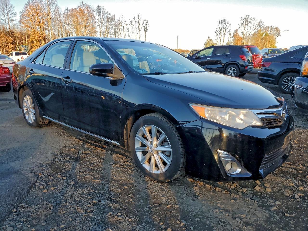 2014 Toyota Camry Se - Image 4