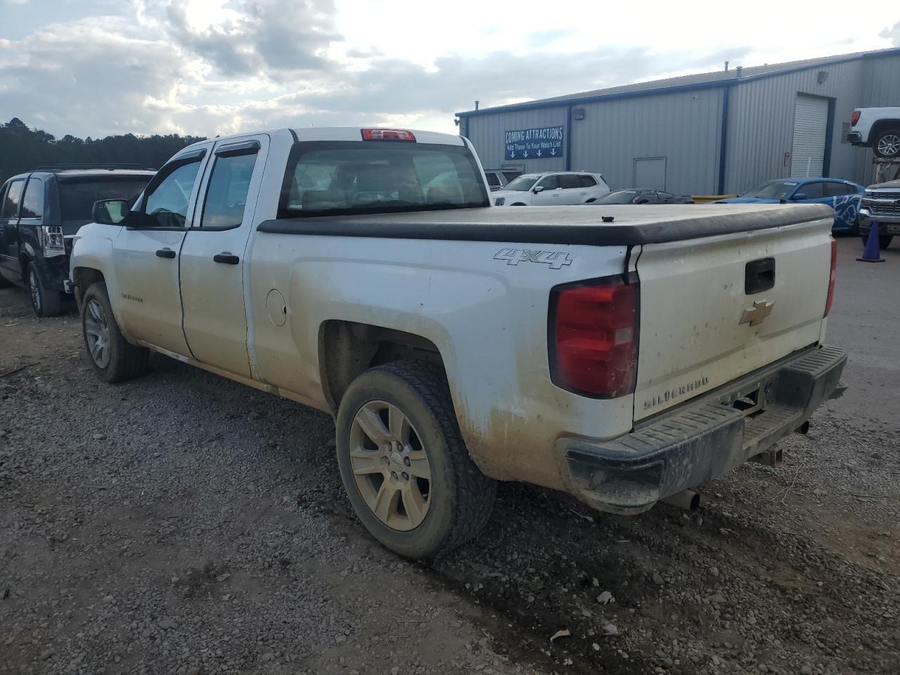2017 Chevrolet Silverado K1500 - Фото 2